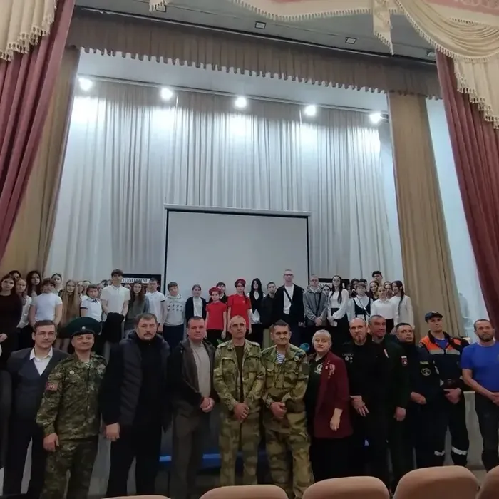 31 марта в Доме детского творчества прошёл «Урок Мужества», посвящённый памяти воинов, погибших в локальных конфликтах. В мероприятии приняли участие ветераны "горячих точек".  Поисковики школ Псебайской территории собрали информацию и подготовили выступление о своих погибших земляках.  На мероприятии прозвучали песни в исполнении директора  ДК "Юбилейный" Андрея Касап.